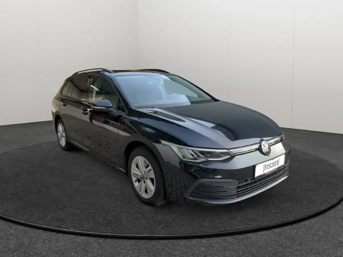 Gebraucht VW Golf VIII Life 150 PS (110 kW) 2022 Kombi