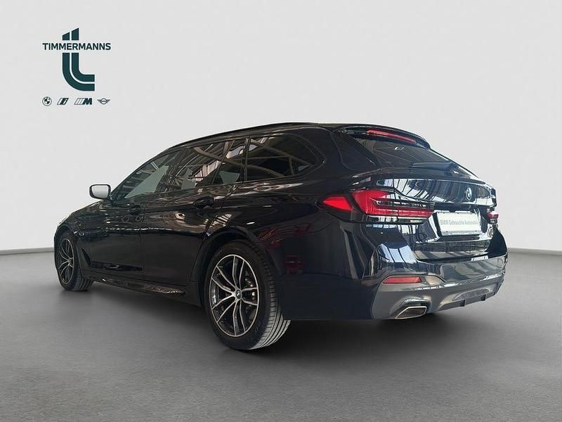 Gebraucht BMW 530e M Sport 292 PS (214 kW) 2022 Schwarz Kombi