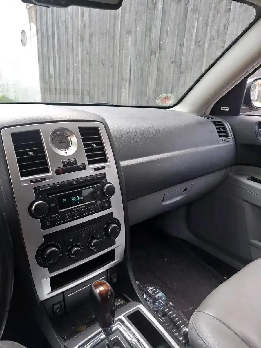 Używany Chrysler 300C 218 KM (160 kW) 2007 Srebrny Kombi