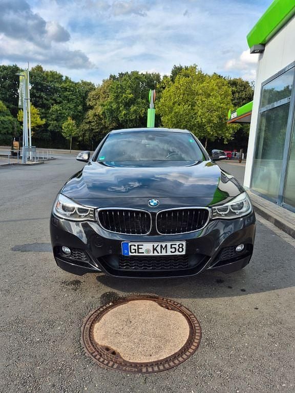 Schwarz Gebraucht 2015 BMW 320 Gran Turismo Sport Line Limousine | 13.699 € (Guter Preis) - Bild 1/4