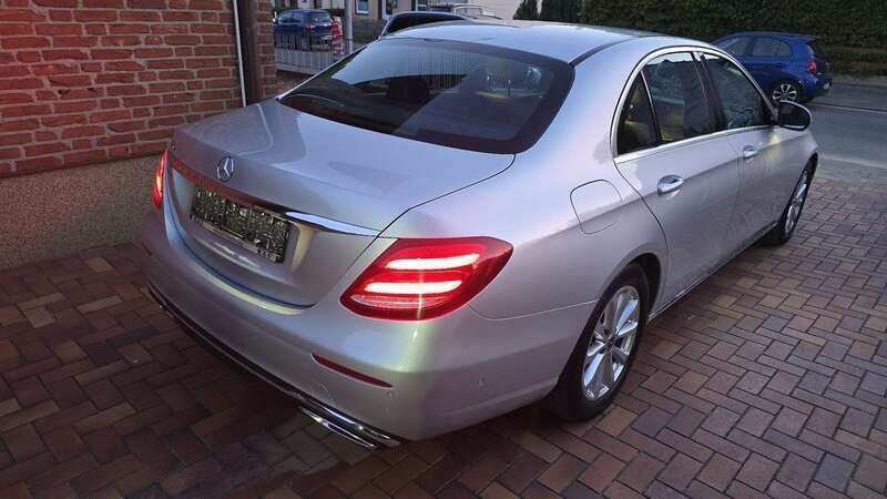 Gebraucht 2018 Mercedes E250 Avantgarde Limousine | 25.500 € (Fairer Preis) - Bild 1/4
