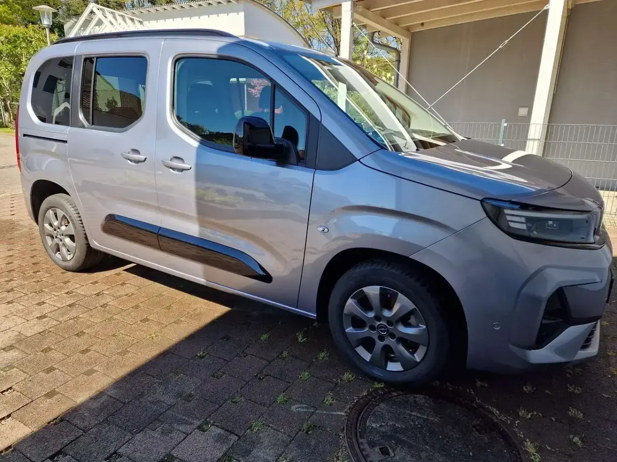 Occasion Opel Combo Life 131 ch (96 kW) 2024 Gris Break