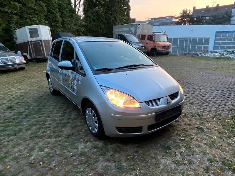 Silber Gebraucht 2006 Mitsubishi Colt Kleinwagen | 500 € - Bild 1/4