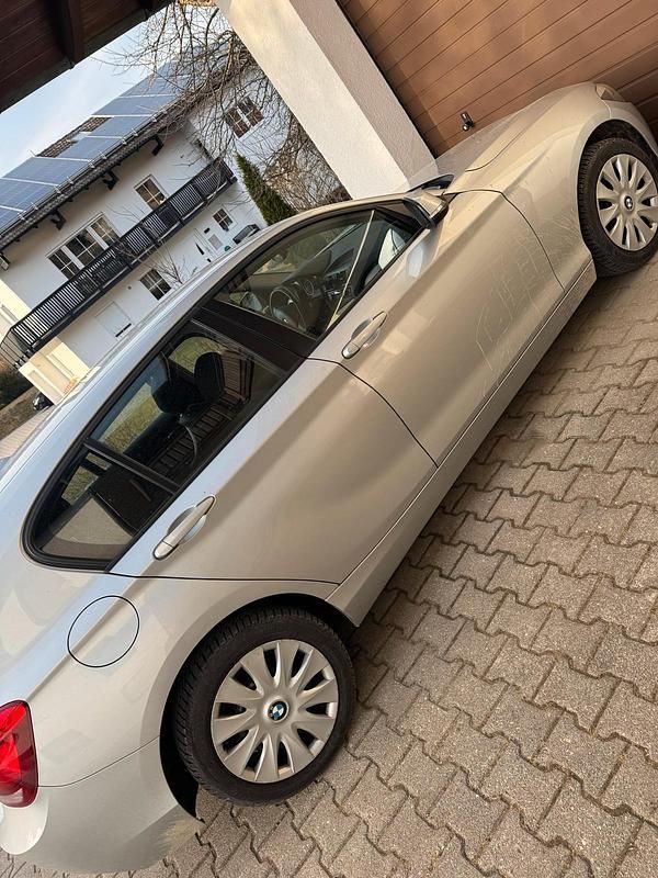 Gebraucht BMW 116 136 PS (100 kW) 2011 Silber Kleinwagen