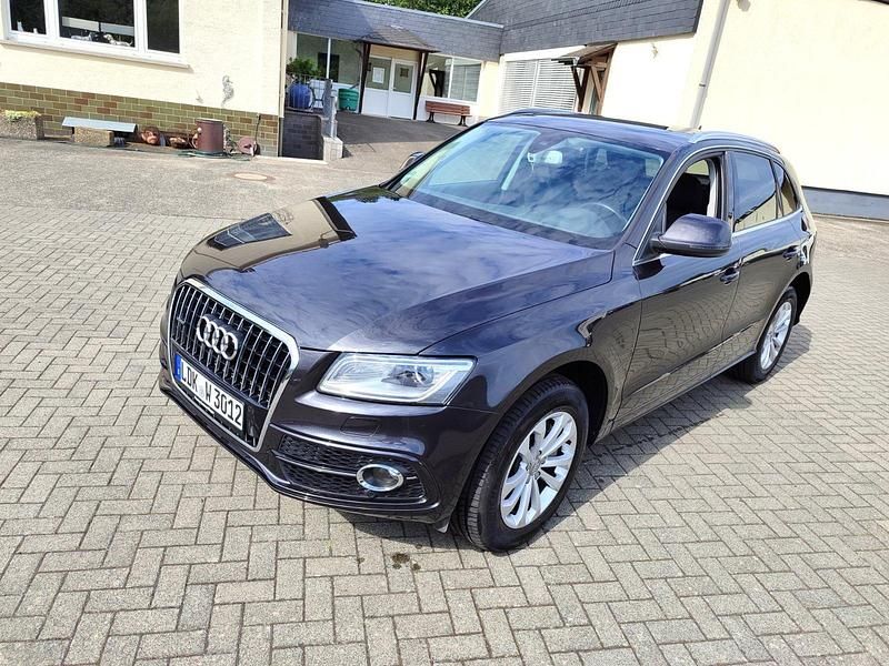 Grau Gebraucht 2013 Audi Q5 SUV | 15.555 € (Fairer Preis) - Bild 1/4