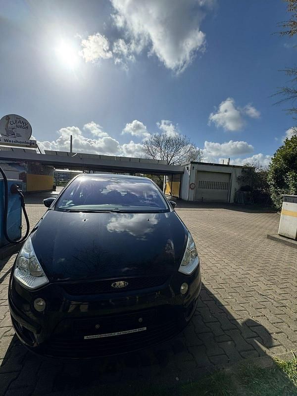 Second-hand Ford S-MAX S 103 CP (75 kW) 2008 Negru Monovolum