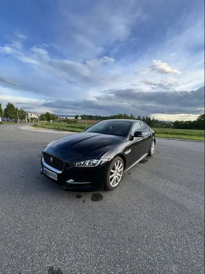 Gebraucht Jaguar XE R-Sport 179 PS (131 kW) 2017 Schwarz Limousine