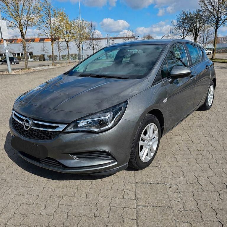 Gebraucht Opel Astra Edition 105 PS (77 kW) 2017 Grau Limousine
