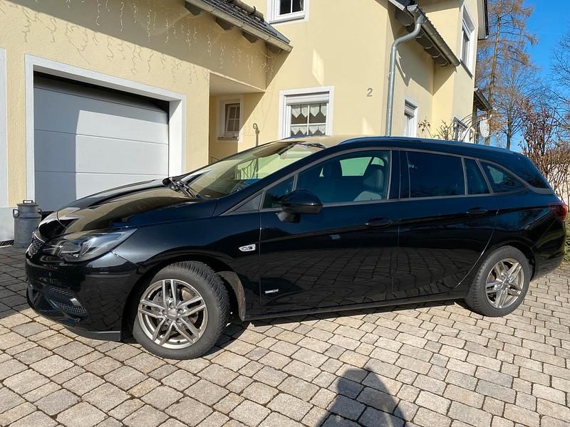 Gebraucht Opel Astra Design & Tech 130 PS (95 kW) 2022 Schwarz Kombi
