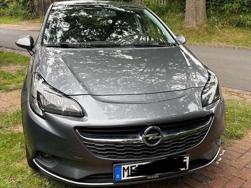 Grau Gebraucht 2017 Opel Corsa Active Limousine | 5.000 € (Guter Preis) - Bild 1/4