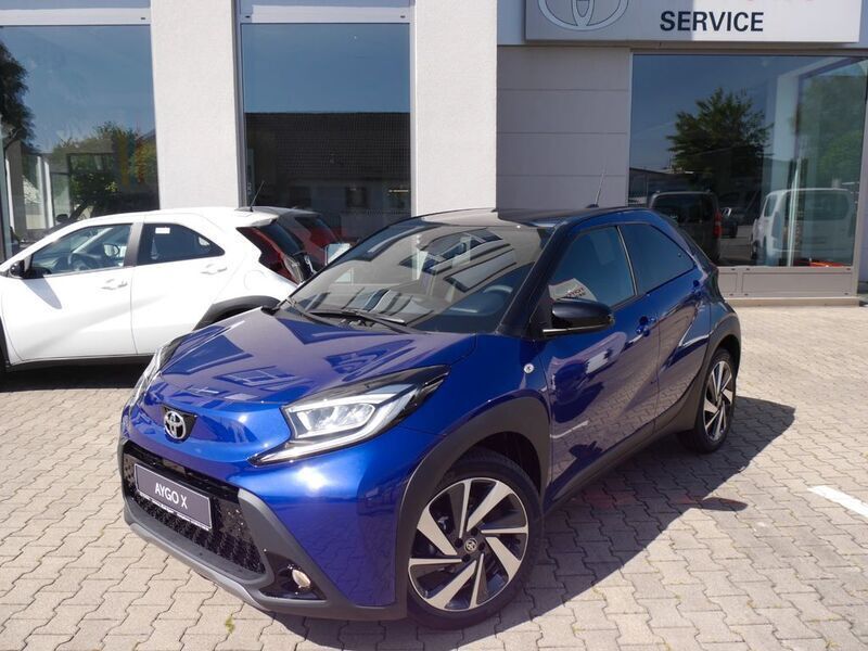 Blau metallic Gebraucht 2022 Toyota Aygo X-plore Kleinwagen | 21.999 € (Teuer) - Bild 1/4