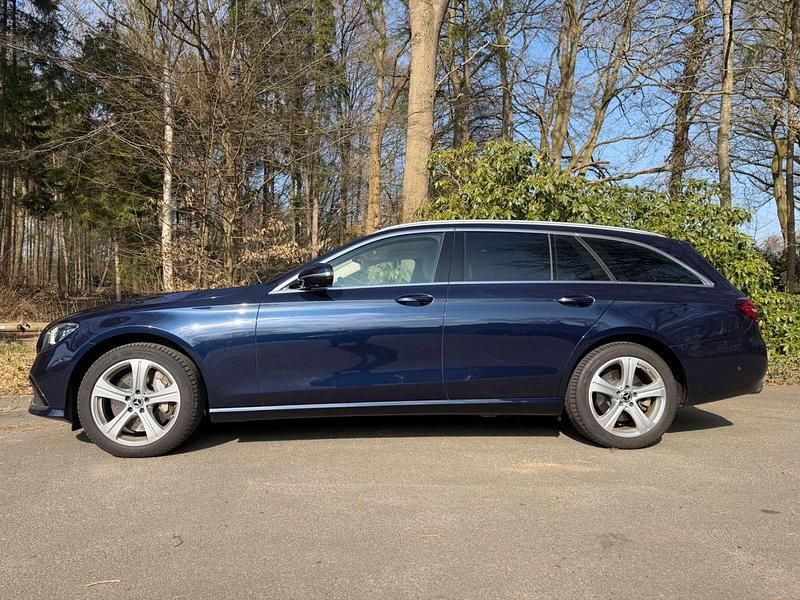 Gebraucht Mercedes E400 330 PS (242 kW) 2020 Blau Kombi