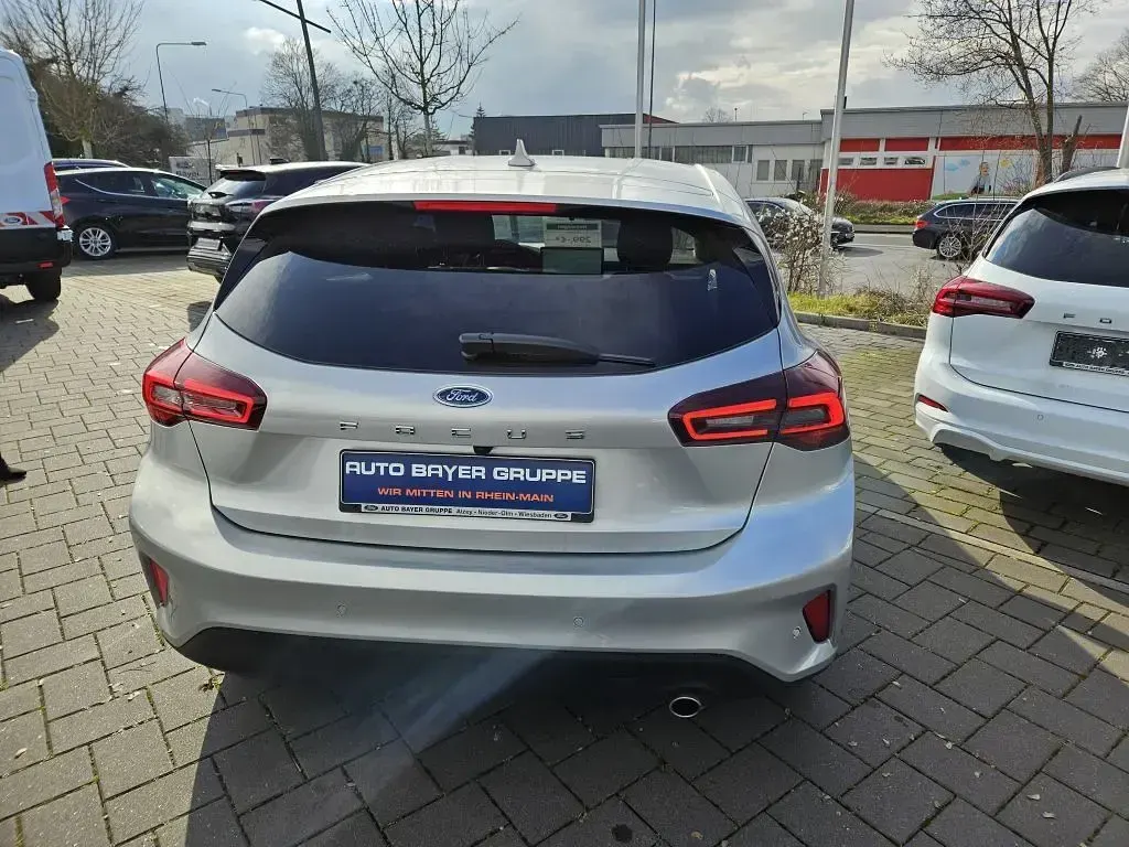 Gebraucht Ford Focus Titanium X 125 PS (91 kW) 2024 Moondust silber metallic Limousine