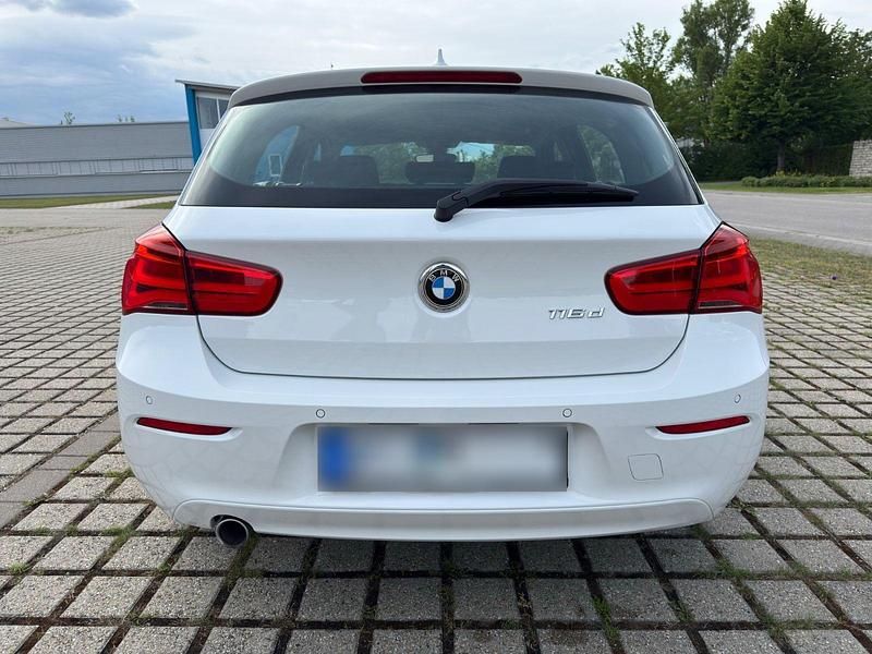Gebraucht BMW 116 Efficient Dynamics 116 PS (85 kW) 2016 Weiß Kleinwagen