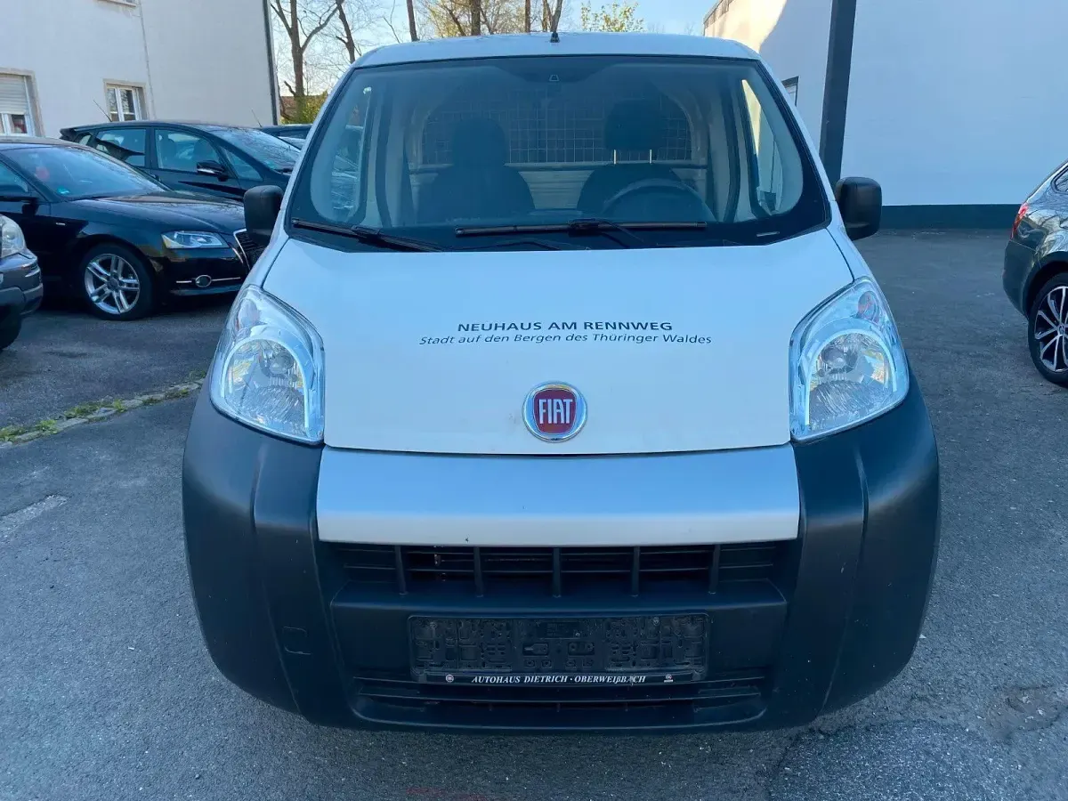 Gebraucht Fiat Fiorino Basis 77 PS (56 kW) 2012 Weiß Van / Kleinbus