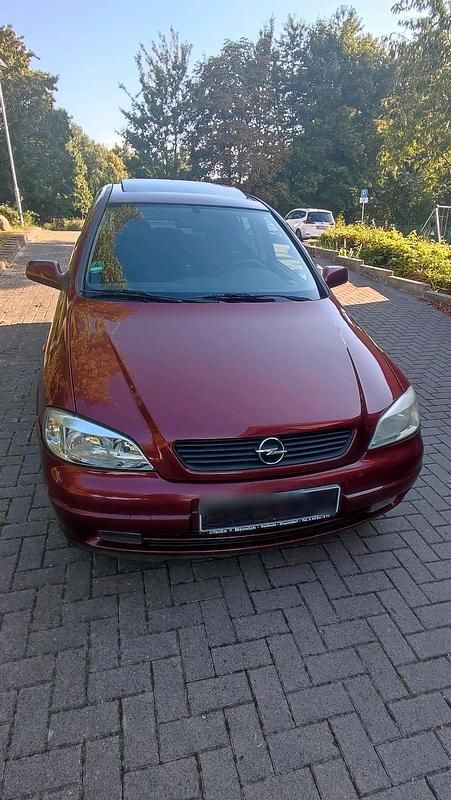 Rot Gebraucht 1998 Opel Astra Limousine | 520 € (Superpreis) - Bild 1/4