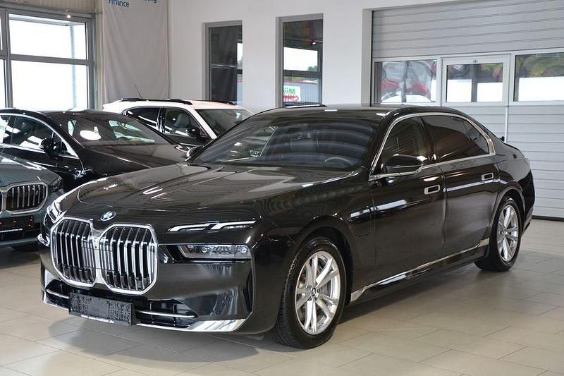 Schwarz Gebraucht 2023 BMW 750e Limousine | 89.990 € (Superpreis) - Bild 1/4