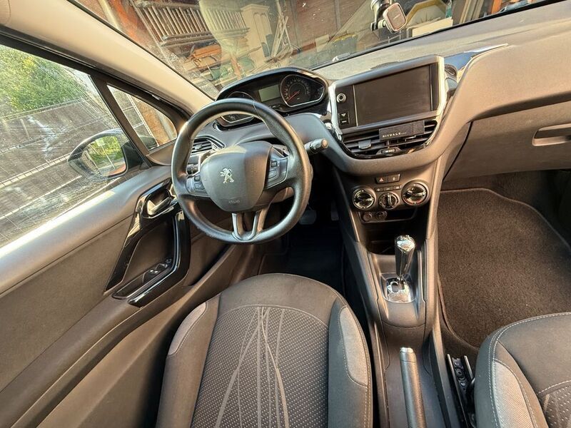 Schwarz Gebraucht 2012 Peugeot 208 Access Kleinwagen | 5.200 € (Fairer Preis) - Bild 1/4