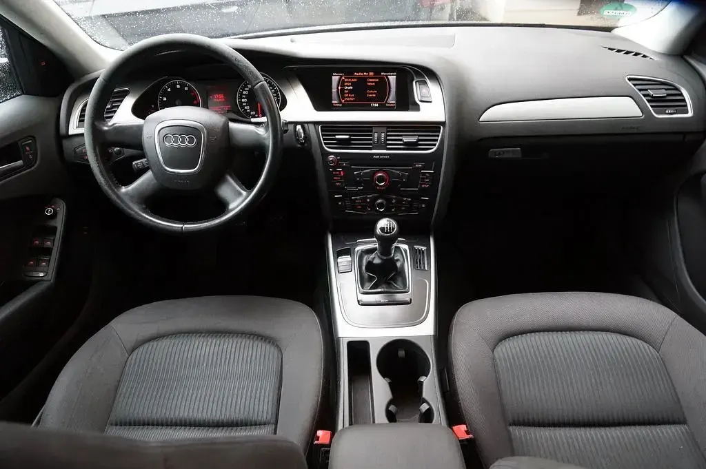 Gebraucht Audi A4 Attraction 120 PS (88 kW) 2011 Braun Limousine