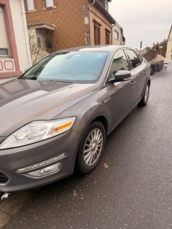 Gebraucht Ford Mondeo Titanium 160 PS (117 kW) 2012 Grau Limousine