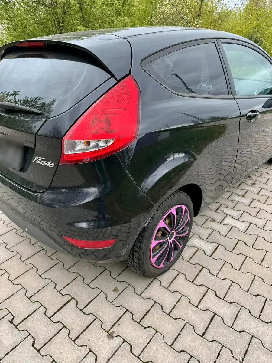 Gebraucht Ford Fiesta 60 PS (44 kW) 2011 Schwarz Limousine