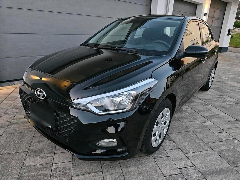 Schwarz Gebraucht 2018 Hyundai i20 Active Kleinwagen | 7.890 € (Fairer Preis) - Bild 1/4