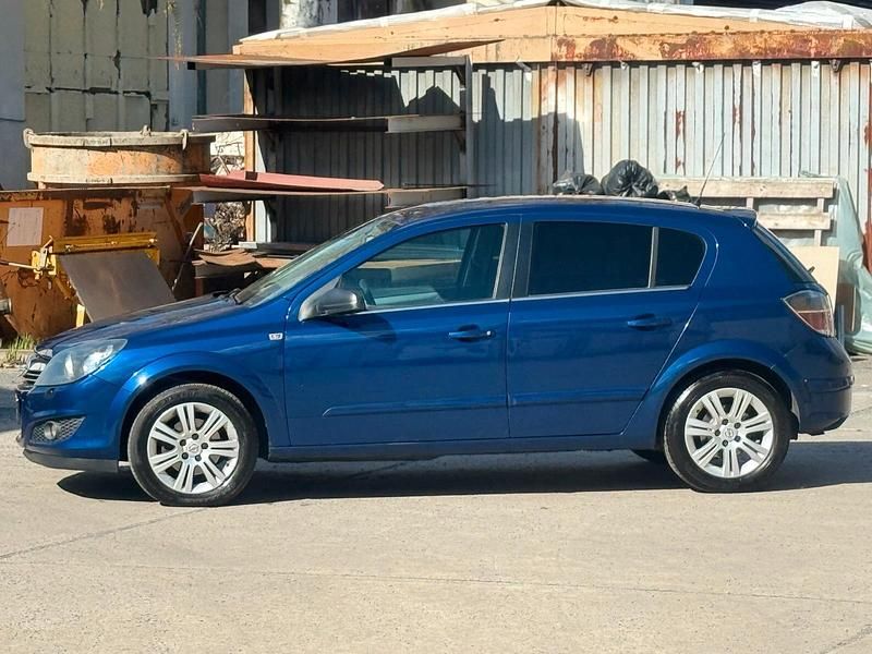 Gebraucht Opel Astra 90 PS (66 kW) 2009 Blau Limousine