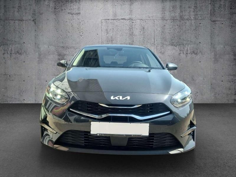 Neu Kia Ceed Vision 140 PS (102 kW) 2025 Darkpentametal Kleinwagen