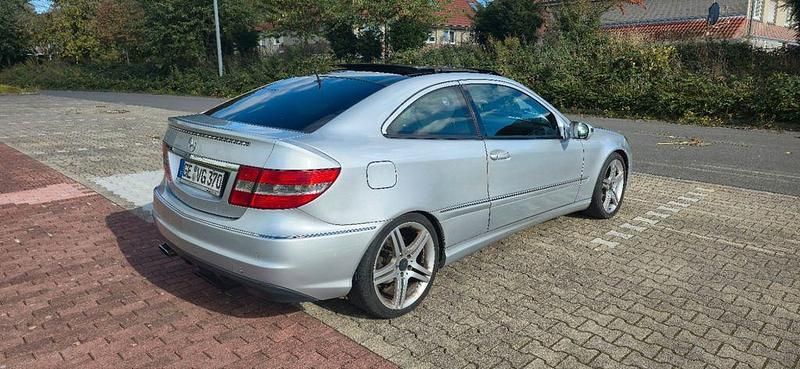 Silber Gebraucht 2009 Mercedes CLC220 Sport Kleinwagen | 2.800 € (Superpreis) - Bild 1/4