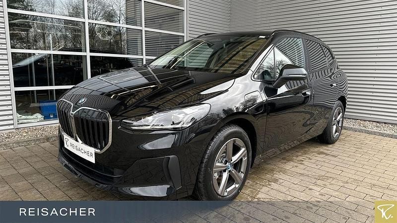 Saphirschwarz metallic Gebraucht 2025 BMW 225 Active Tourer Efficient Dynamics Van / Kleinbus | 42.900 € (Fairer Preis) - Bild 1/4