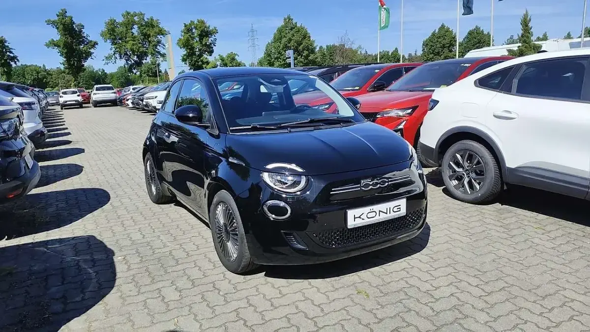 Gebraucht Fiat 500e 86 kW (118 PS) 2023 Onyx schwarz (10n) Kleinwagen