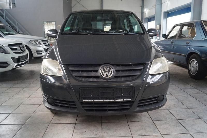 Gebraucht VW Fox 54 PS (39 kW) 2008 Grau Kleinwagen