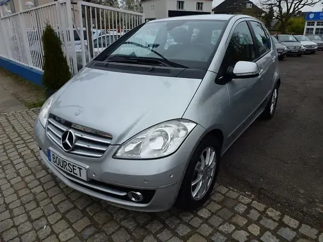 Gebraucht Mercedes A160 Elegance 95 PS (69 kW) 2011 Silber Van / Kleinbus