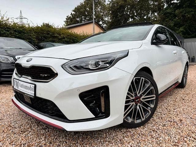 Weiß Gebraucht 2021 Kia ProCeed GT Kleinwagen | 20.990 € (Guter Preis) - Bild 1/4