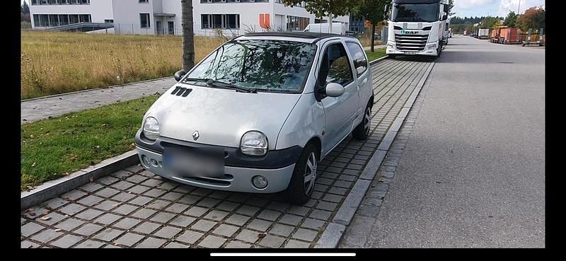 Second-hand Renault Twingo 75 CP (55 kW) 2001 Argintiu Hatchback