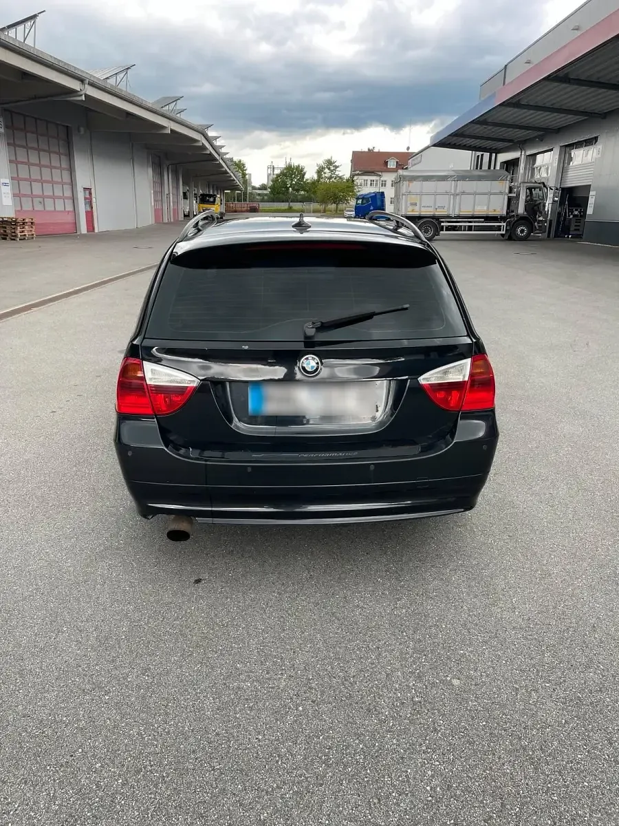 Gebraucht BMW 320 163 PS (119 kW) 2006 Schwarz Kombi