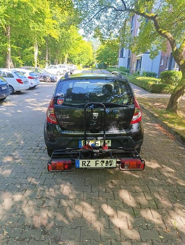 Grau Gebraucht 2010 Dacia Sandero Stepway Kleinwagen | 1.600 € (Guter Preis) - Bild 1/4