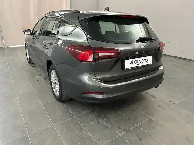 Gebraucht Ford Focus Cool & Connect 120 PS (88 kW) 2022 Grau Limousine