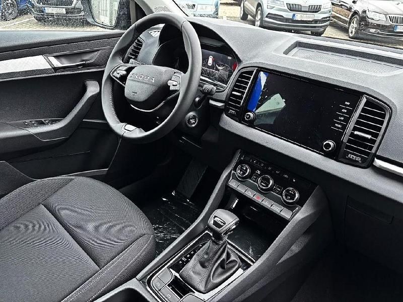 Neu Skoda Karoq Selection 150 PS (110 kW) 2025 Schwarzmagic perleffekt SUV