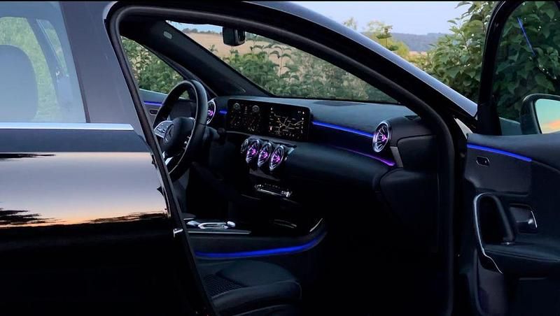 Schwarz Gebraucht 2019 Mercedes A180 Progressive Limousine | 20.500 € (Fairer Preis) - Bild 1/4