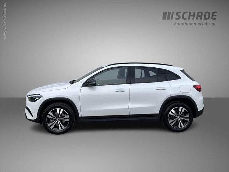 Gebraucht Mercedes GLA200 Progressive 163 PS (119 kW) 2023 Weiß SUV