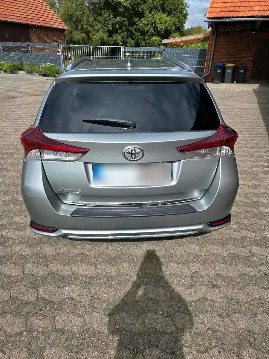Gebraucht Toyota Auris 116 PS (85 kW) 2017 Grau Kombi