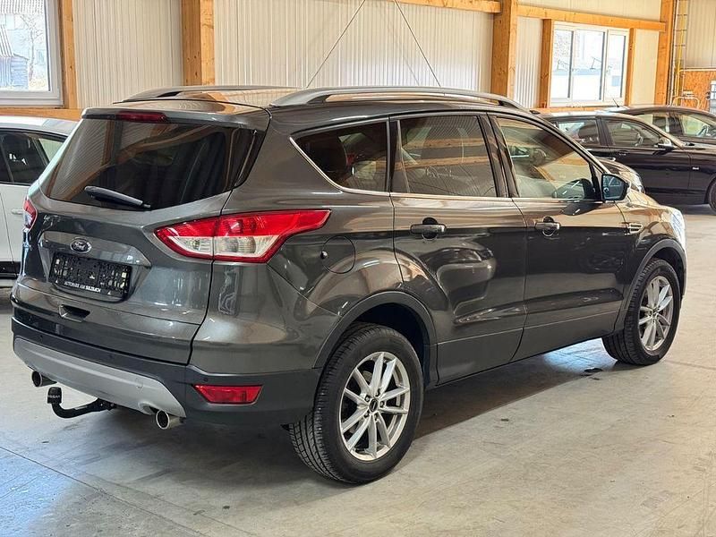 Gebraucht Ford Kuga Titanium 150 PS (110 kW) 2015 Grau SUV