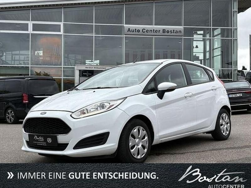 Gebraucht Ford Fiesta Trend 210 PS (154 kW) 2017 Weiß Limousine