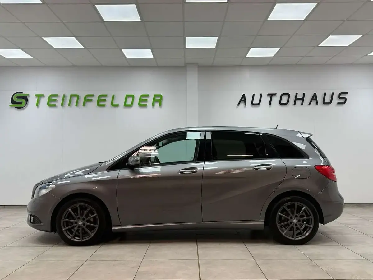 Gebraucht Mercedes B220 170 PS (125 kW) 2014 Grau Kleinwagen