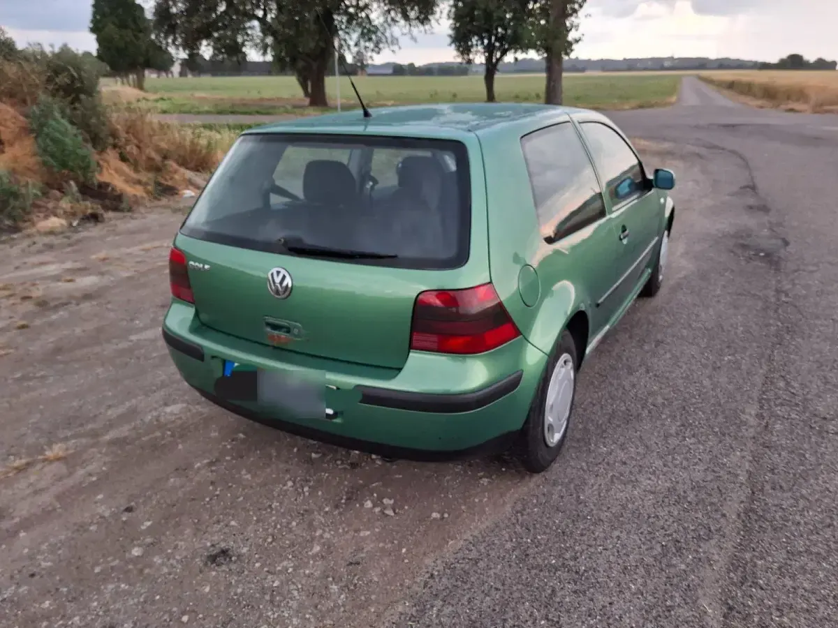 Gebraucht VW Golf IV 75 PS (55 kW) 2000 Grün Kleinwagen