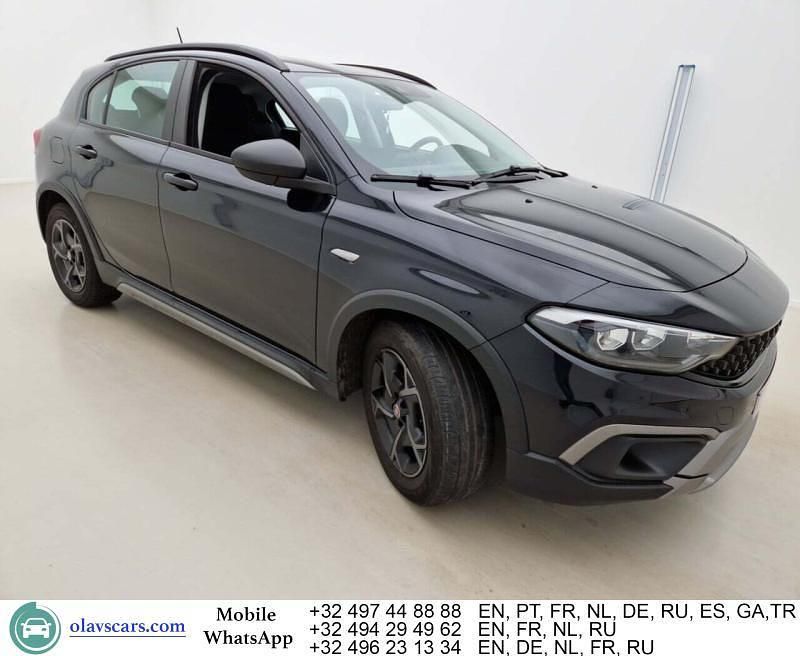 Gebraucht Fiat Tipo Cross 95 PS (69 kW) 2022 Schwarz Limousine