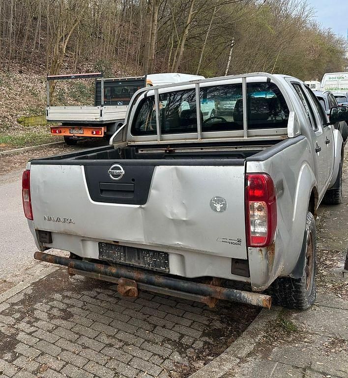 Gebraucht Nissan Navara XE 190 PS (139 kW) 2012 Blau Pickup