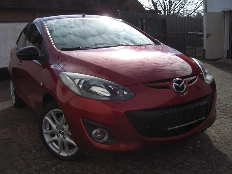 Gebraucht Mazda 2 Kenko 84 PS (61 kW) 2013 Rot Kleinwagen