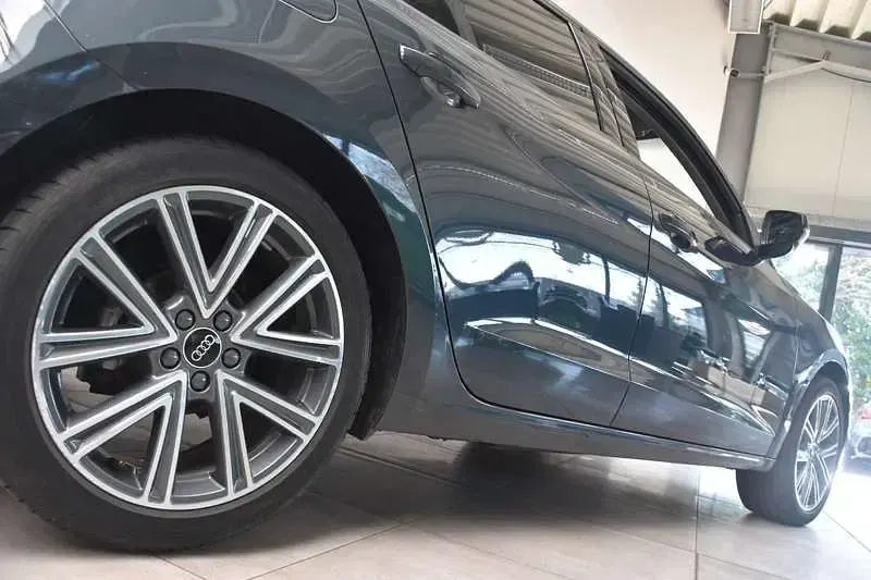 Gebraucht Audi A1 Sportback Sport 110 PS (80 kW) 2023 Grau Kleinwagen